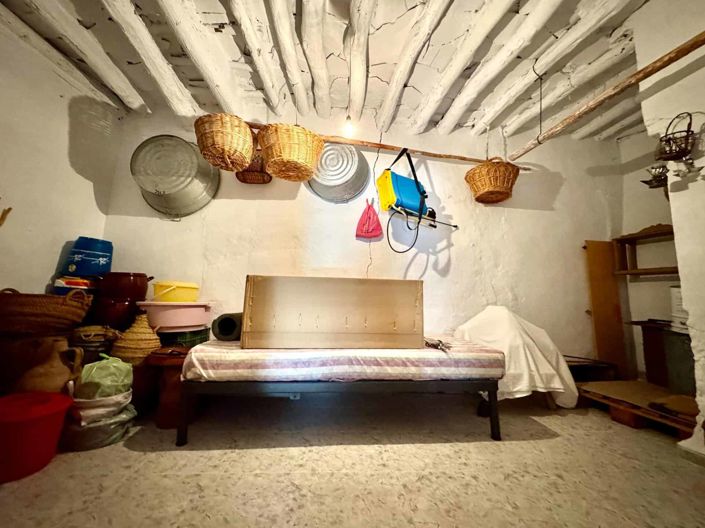 Image No.60-12 Bed Villa for sale