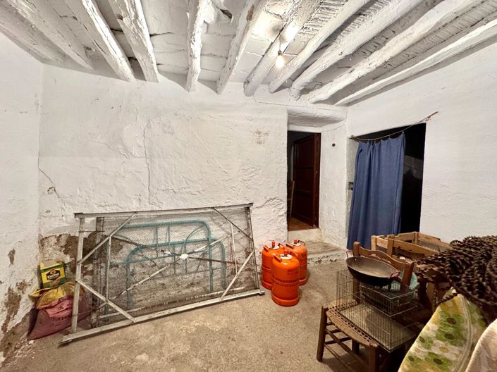 Image No.69-12 Bed Villa for sale