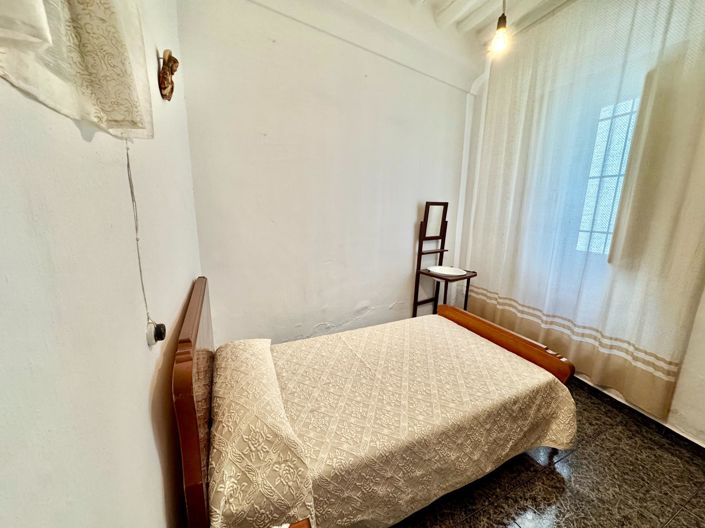 Image No.10-12 Bed Villa for sale