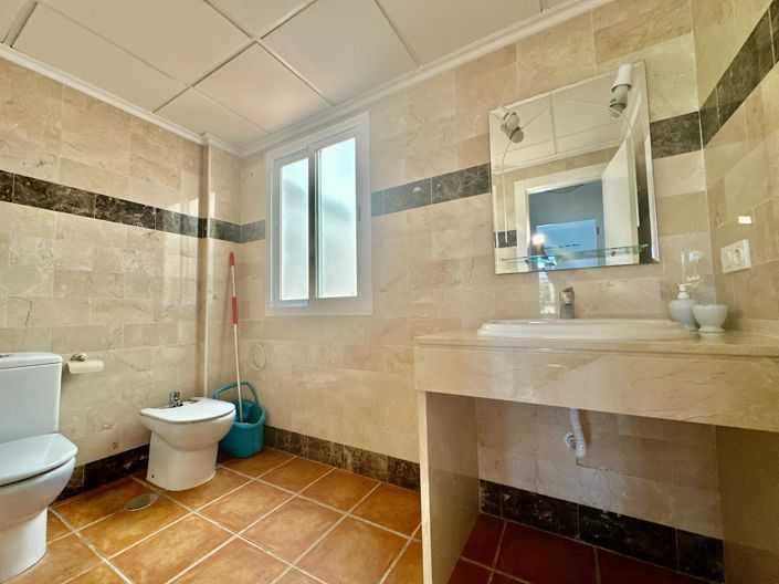 Image No.11-2 Bed Bungalow for sale