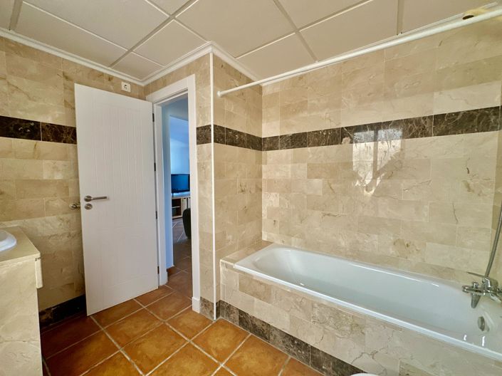 Image No.27-2 Bed Bungalow for sale