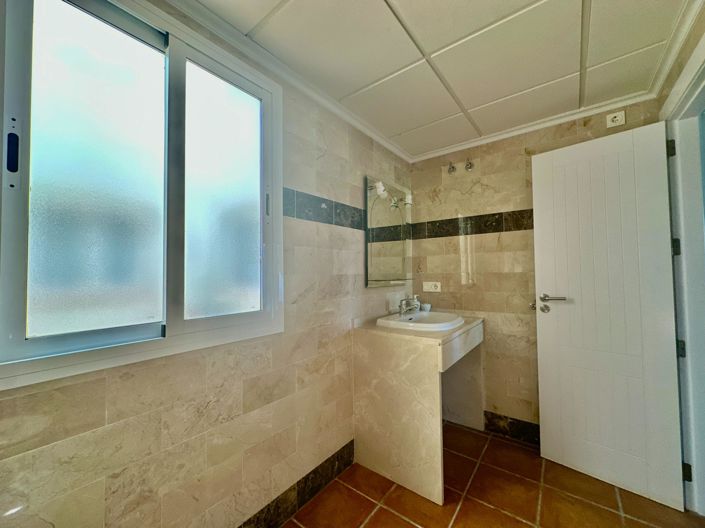 Image No.28-2 Bed Bungalow for sale