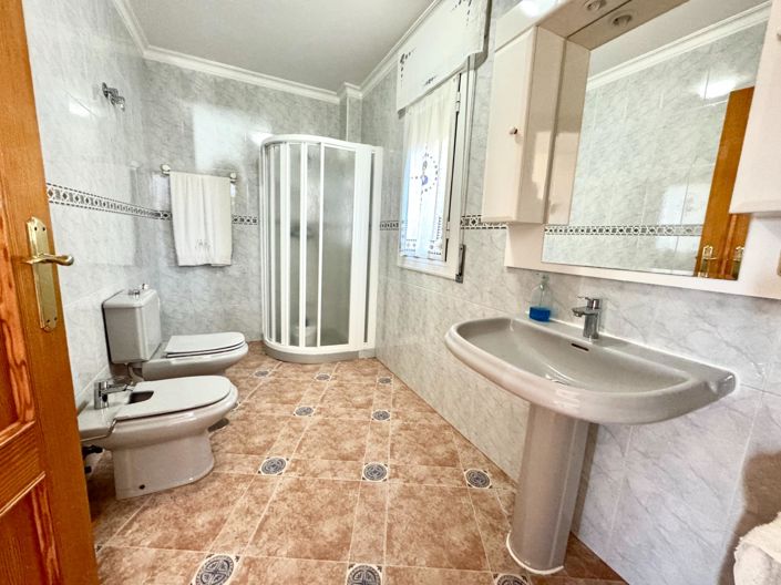 Image No.33-4 Bed Villa for sale