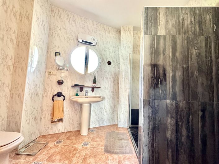 Image No.43-4 Bed Villa for sale