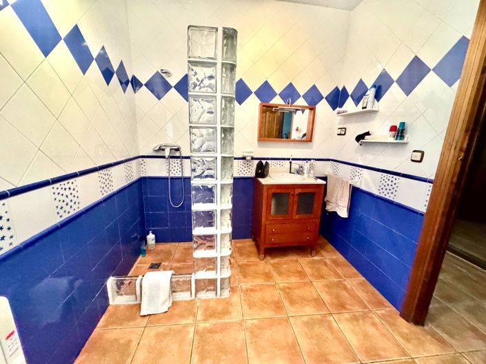 Image No.28-3 Bed Villa for sale