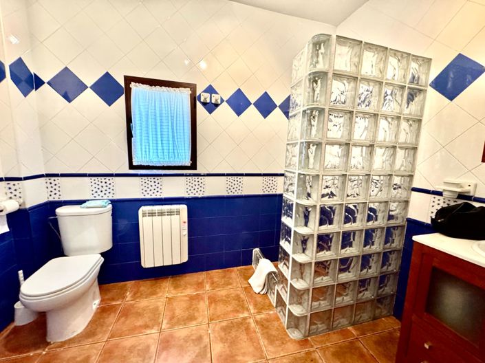 Image No.41-3 Bed Villa for sale