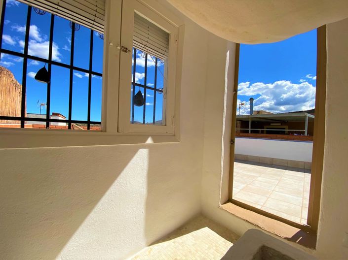 Image No.29-2 Bed Townhouse for sale