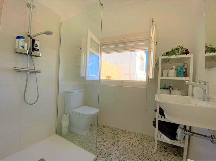 Image No.38-2 Bed Townhouse for sale