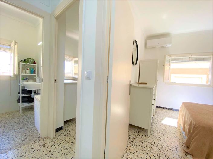 Image No.42-2 Bed Townhouse for sale