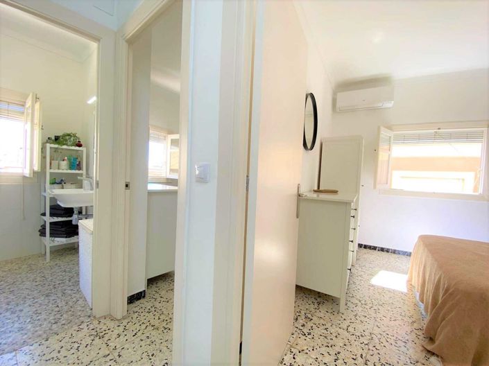 Image No.42-2 Bed Townhouse for sale