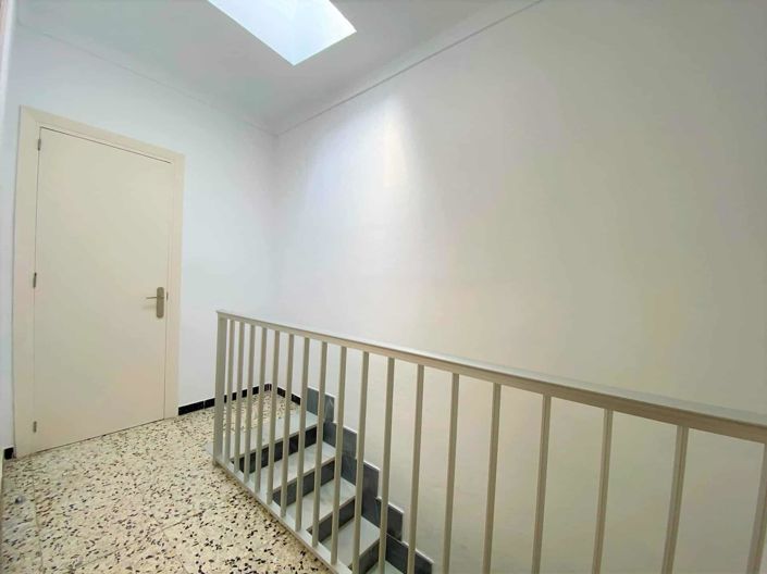 Image No.50-2 Bed Townhouse for sale