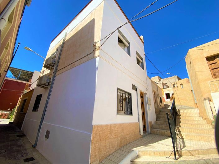 Image No.58-2 Bed Townhouse for sale