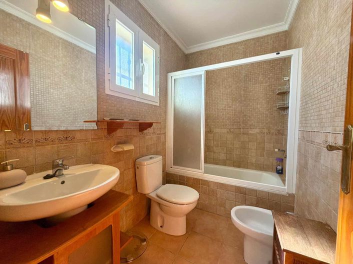 Image No.14-2 Bed Townhouse for sale