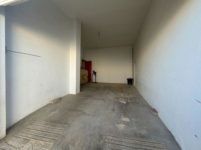 Image No.16-2 Bed Townhouse for sale