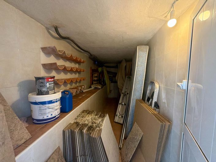 Image No.18-2 Bed Townhouse for sale