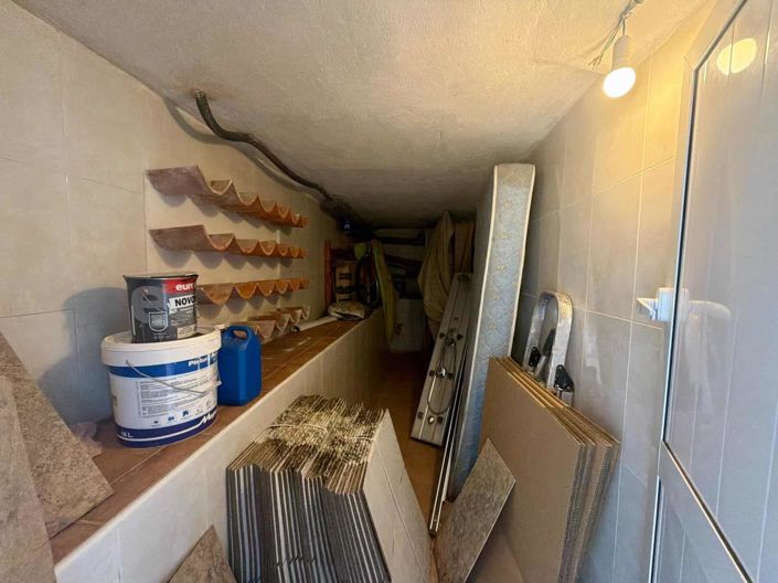 Image No.18-2 Bed Townhouse for sale