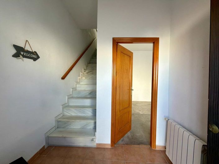 Image No.21-2 Bed Townhouse for sale