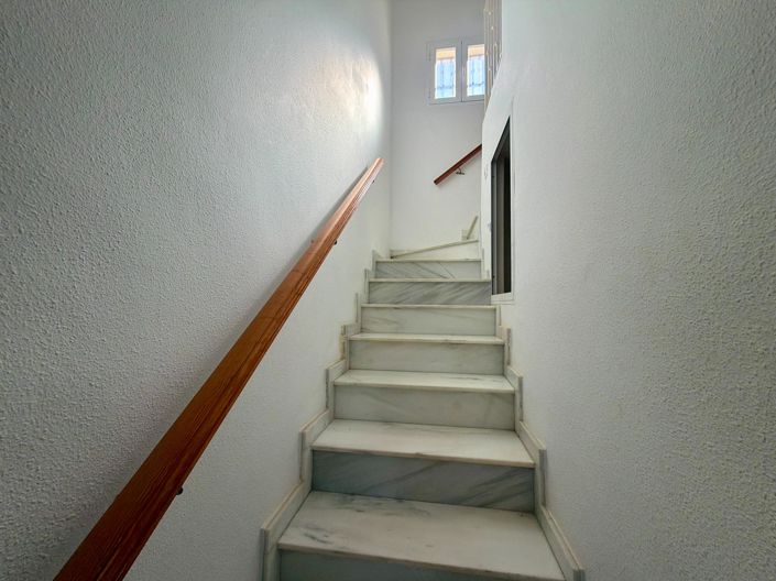 Image No.43-2 Bed Townhouse for sale