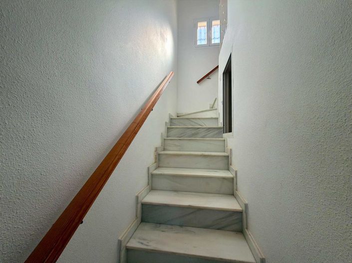 Image No.43-2 Bed Townhouse for sale