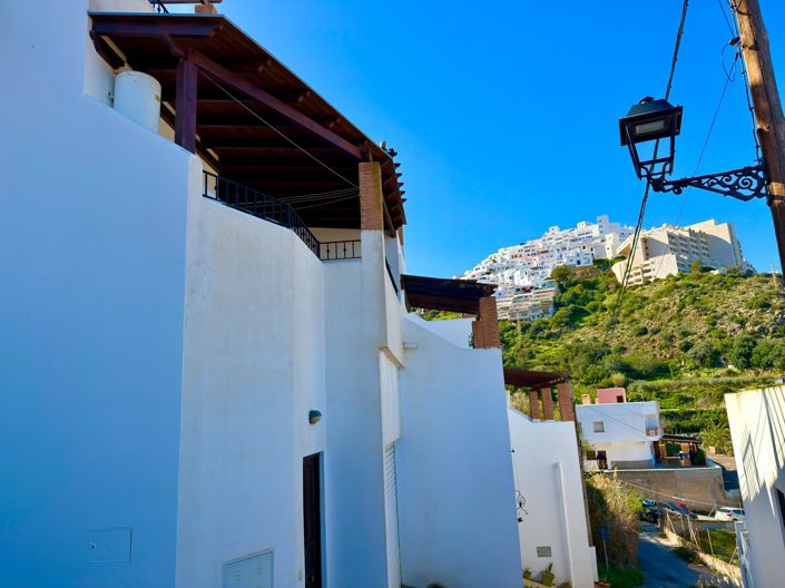 Image No.59-2 Bed Townhouse for sale