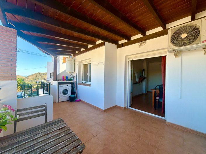 Image No.7-2 Bed Townhouse for sale