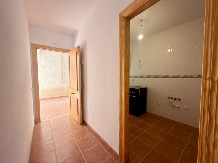 Image No.26-2 Bed Property for sale