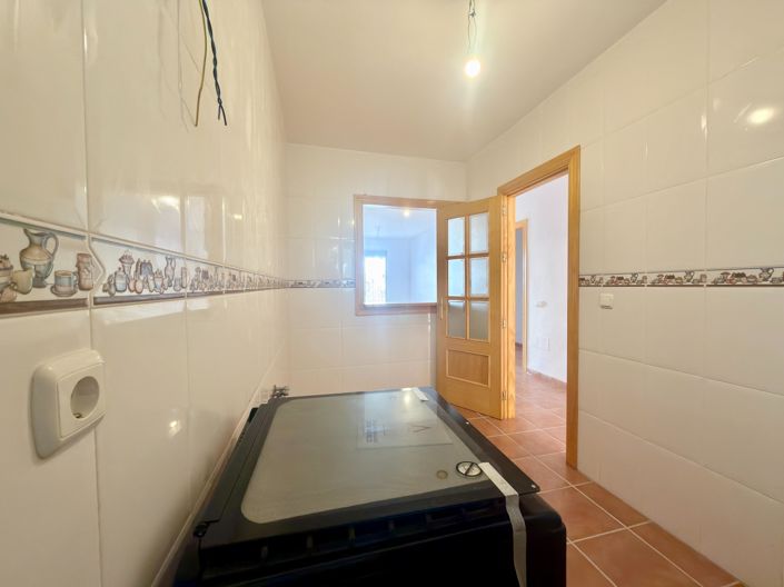 Image No.31-2 Bed Property for sale