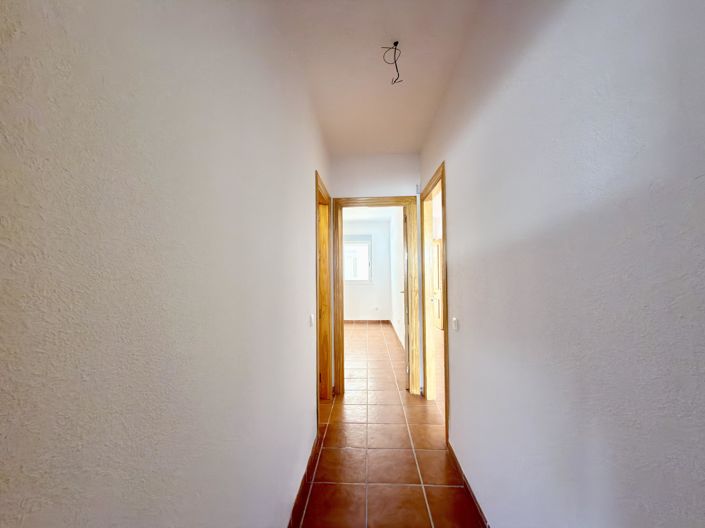 Image No.43-2 Bed Property for sale