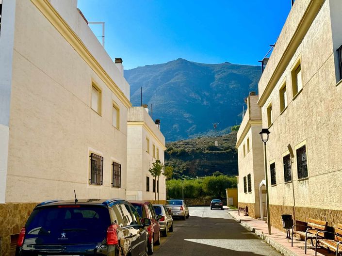 Image No.57-Propriété de 2 chambres à vendre à Illar