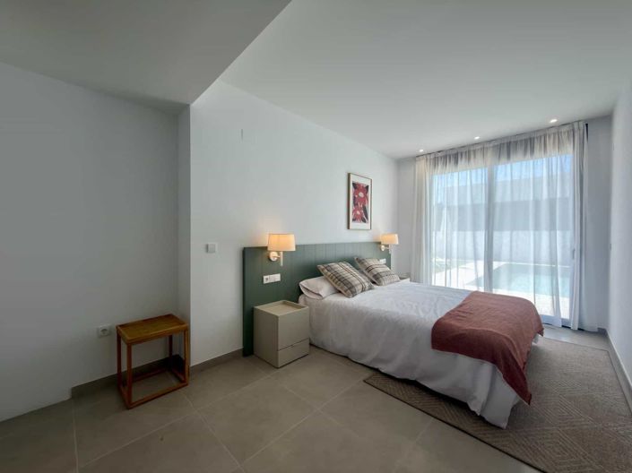 Image No.33-3 Bed Villa for sale