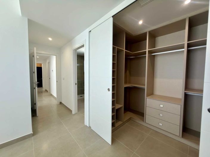 Image No.37-3 Bed Villa for sale