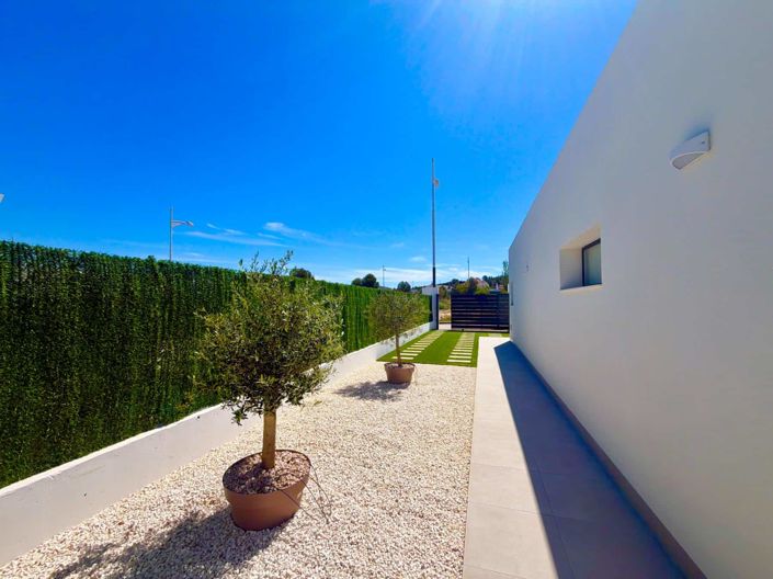 Image No.18-3 Bed Villa for sale
