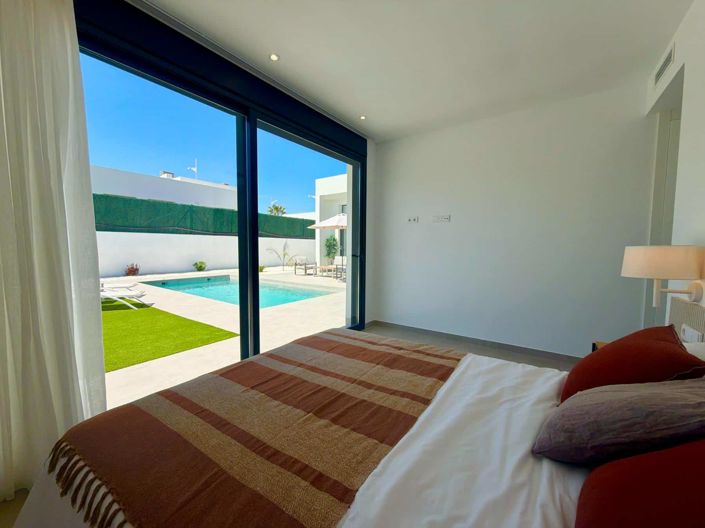 Image No.56-3 Bed Villa for sale
