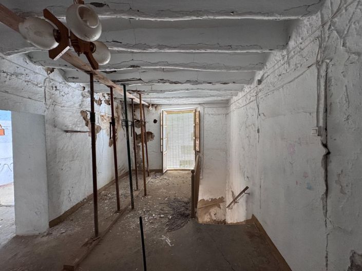 Image No.34-House for sale