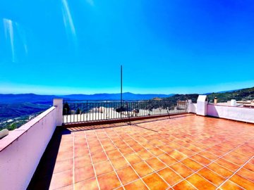 1 - Laroles, Villa