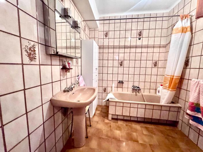 Image No.22-6 Bed Villa for sale