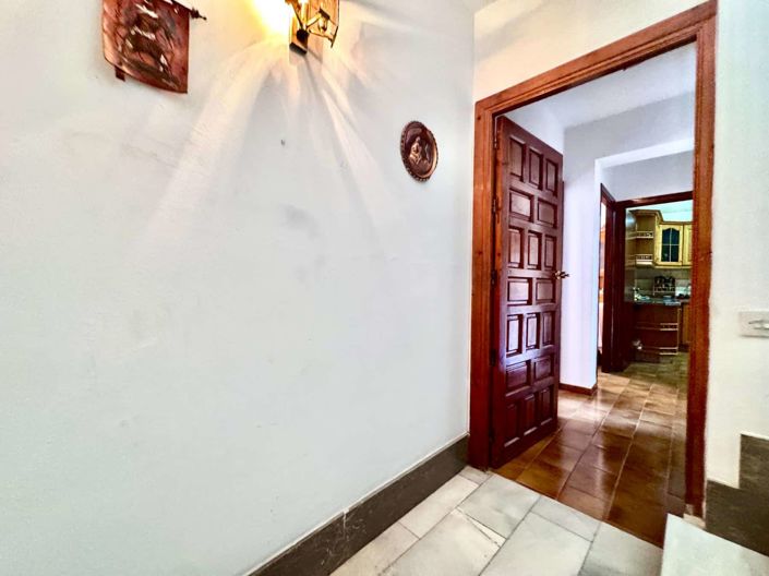 Image No.26-6 Bed Villa for sale