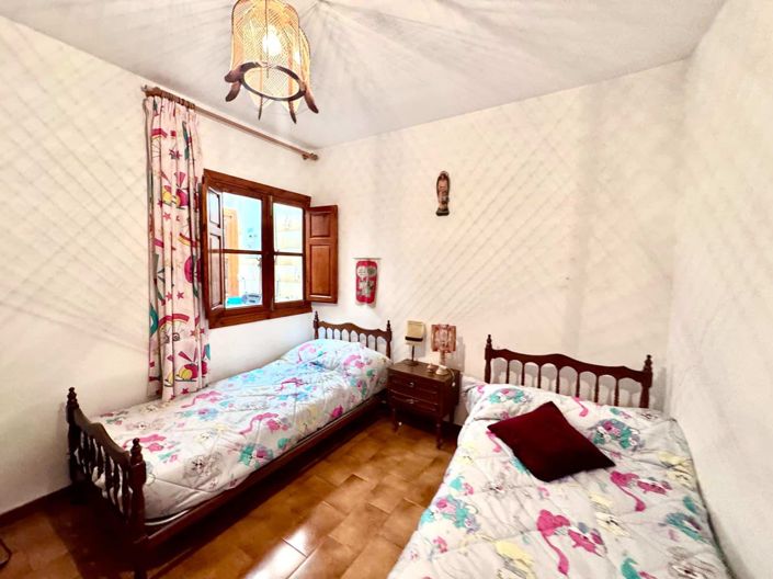 Image No.48-6 Bed Villa for sale