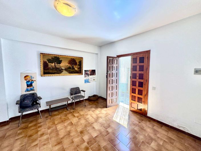 Image No.7-6 Bed Villa for sale