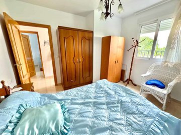 villa-for-sale-in-cadiar-with-large-plot-30