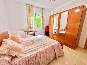 villa-for-sale-in-cadiar-with-large-plot-44