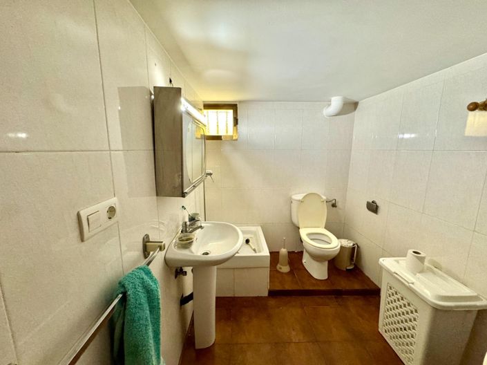 Image No.16-6 Bed Villa for sale