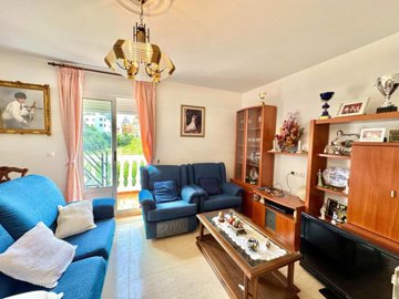 villa-for-sale-in-cadiar-with-large-plot-38