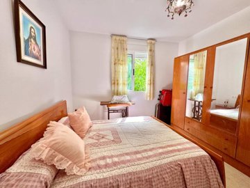 villa-for-sale-in-cadiar-with-large-plot-43
