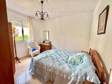 villa-for-sale-in-cadiar-with-large-plot-28