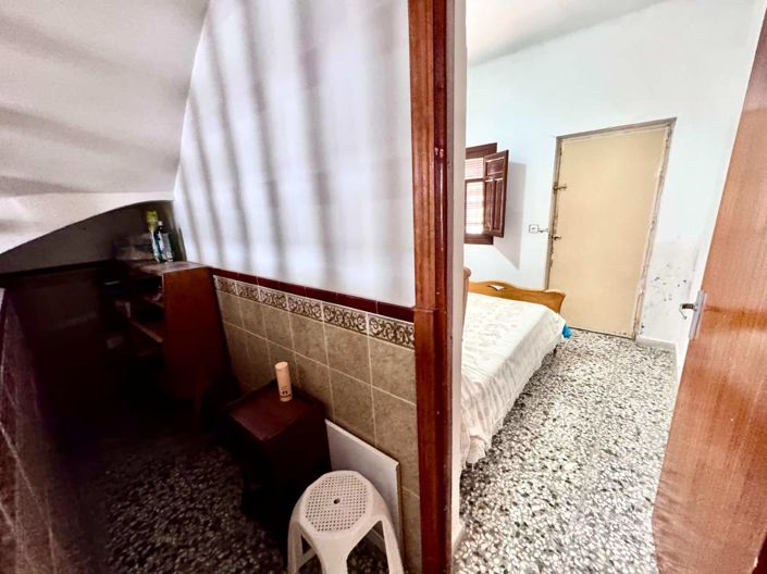 Image No.11-4 Bed House for sale
