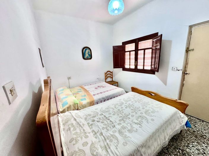 Image No.12-4 Bed House for sale