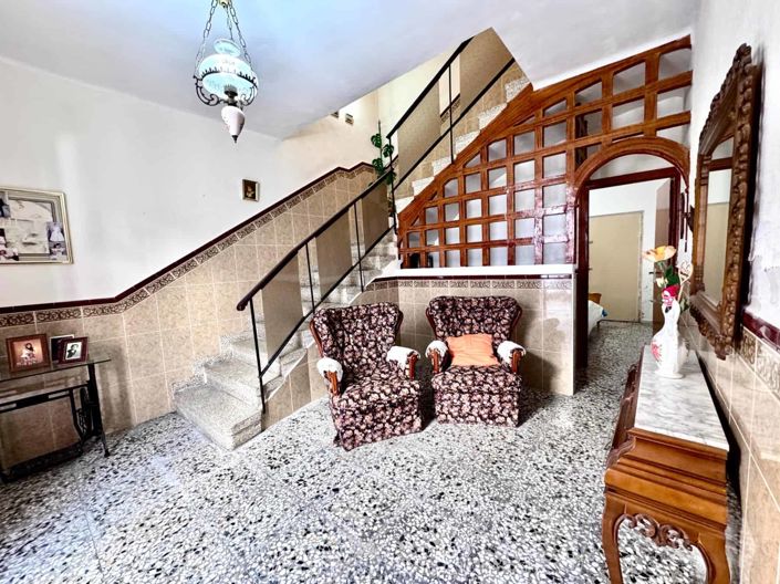 Image No.17-4 Bed House for sale