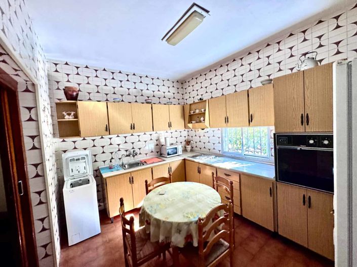 Image No.22-4 Bed House for sale