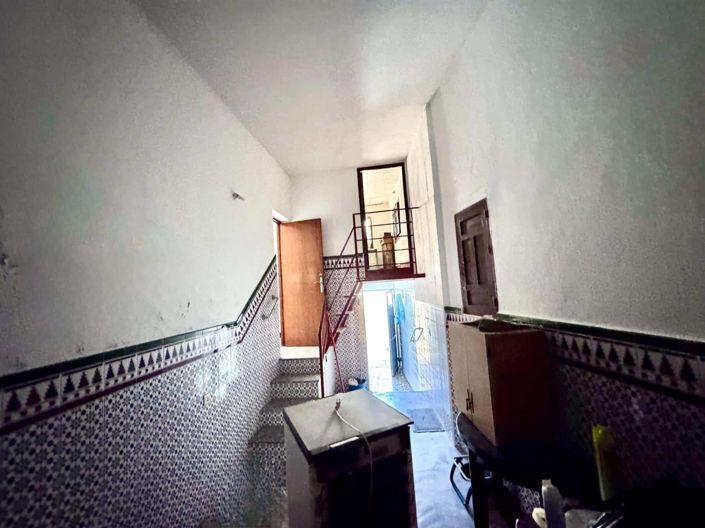 Image No.25-4 Bed House for sale